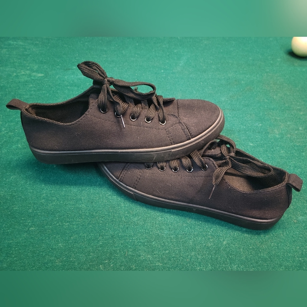 Black canvas shoes